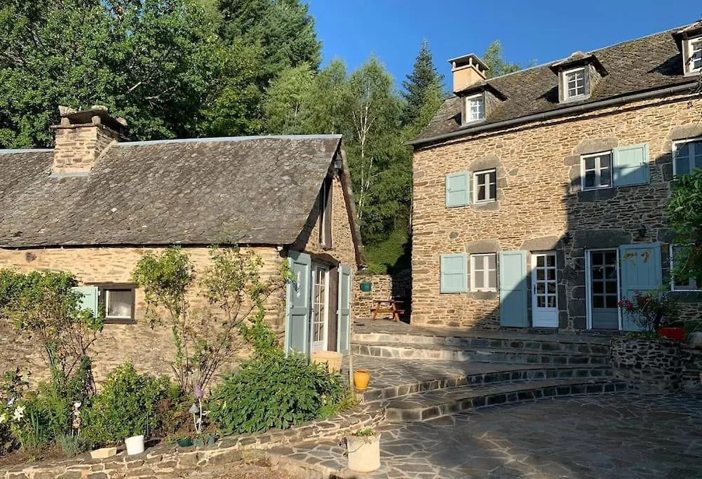 Villa La Rouliere En Aubrac Montpeyroux  Ferienhaus