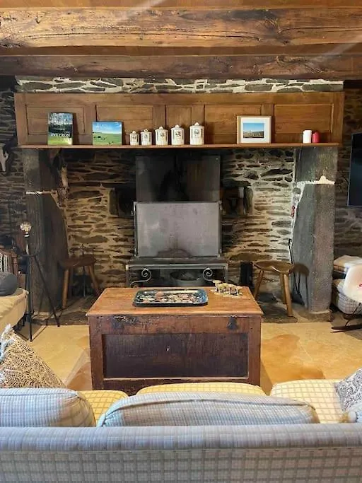 Villa La Rouliere En Aubrac Montpeyroux  Ferienhaus Montpeyroux (Aveyron)